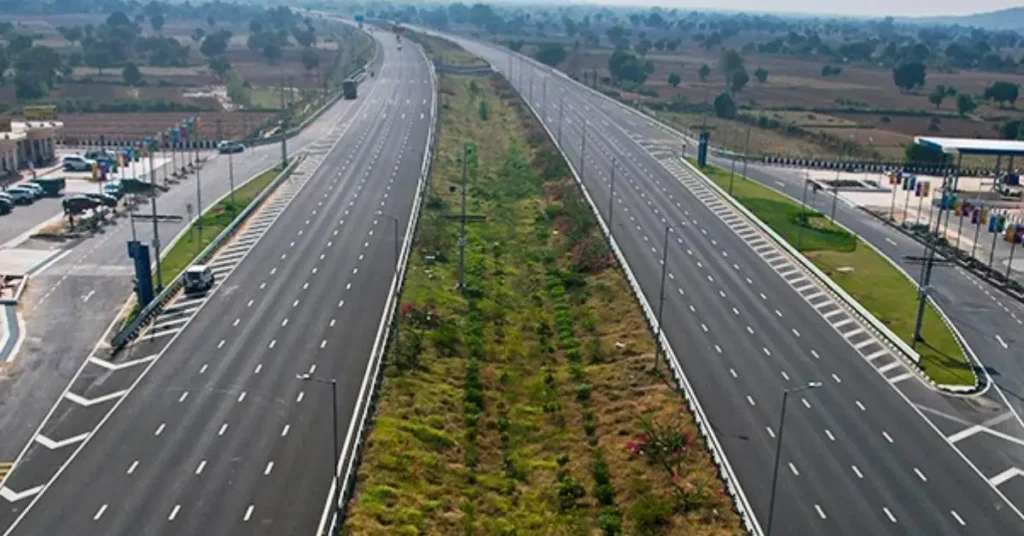Delhi-Mumbai expressway representing India’s high-speed highway network