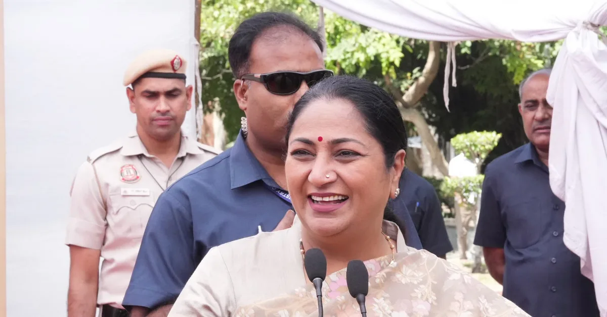 Delhi EV Policy 2026-30 electric vehicles charging infrastructure in urban setting