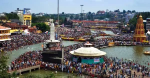 Nashik–Trimbakeshwar crowd at Godavari ghats during Kumbh Mela