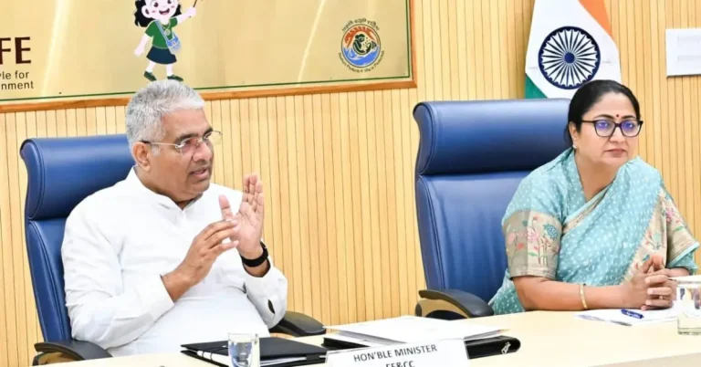 Union Minister Bhupender Yadav and Delhi CM Rekha Gupta at Delhi air pollution review meeting
