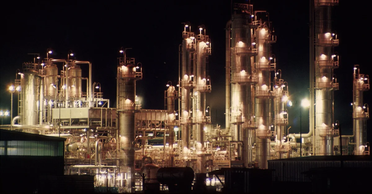 Oil refinery and energy infrastructure linked to wholesale inflation in India