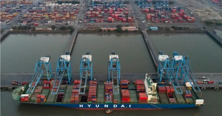 JNPA port container terminal and cargo operations in Mumbai