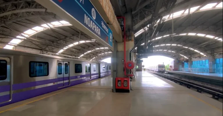 Noapara station platforms on Kolkata Metro