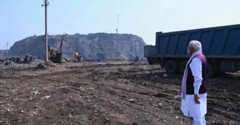 Union Minister Manohar Lal reviewing Bhalswa garbage mountain remediation work in Delhi