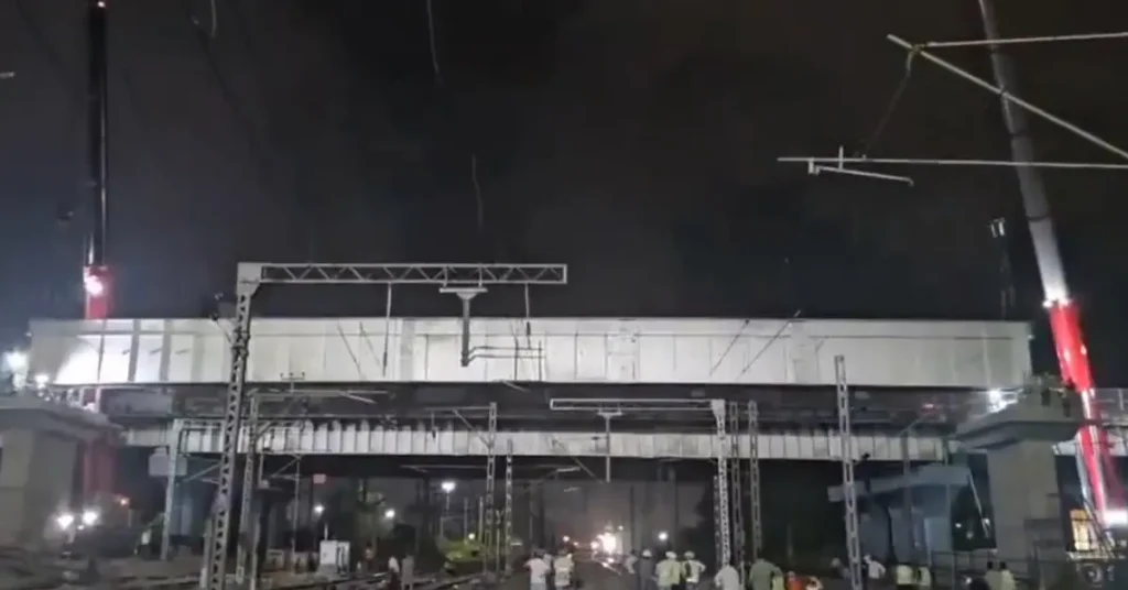Mumbai Metro Line 2B sees major milestone as 252-tonne steel span lifted over Central Railway tracks 4 Mumbai Metro Line 2B steel span launched over Central Railway tracks