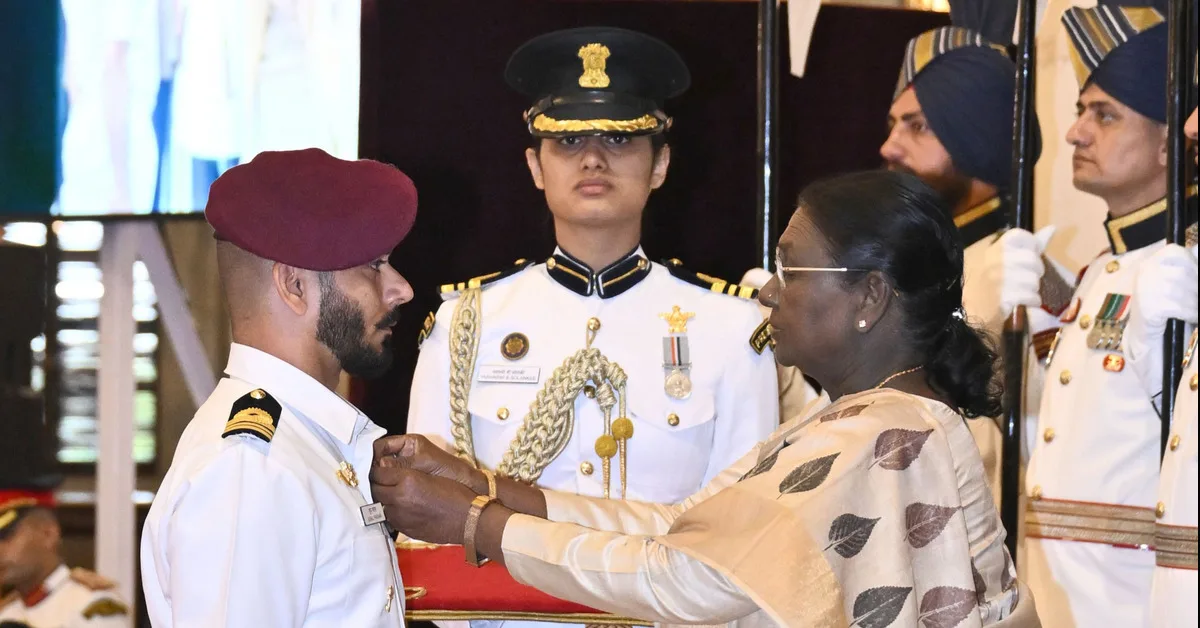 President Murmu conferring gallantry awards at Rashtrapati Bhawan