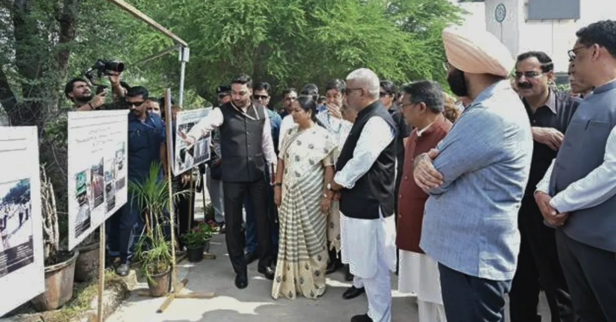Union Environment Minister Bhupender Yadav, Delhi Chief Minister Rekha Gupta and officials reviewing air pollution mitigation measures at Anand Vihar.